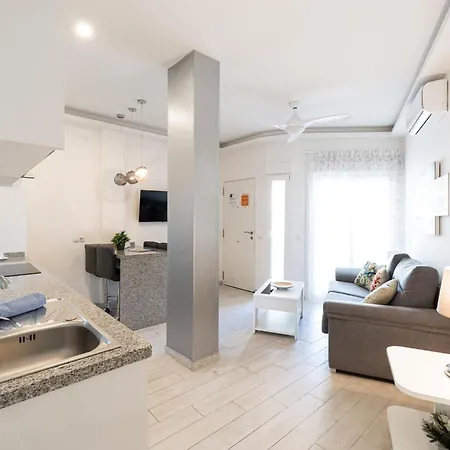 Dentro De Puerto Marina & Junto Playa & Patio Apartment